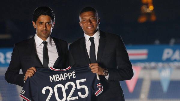 Kylian Mbappé renovó con el PSG por tres temporadas más, es decir, hasta el 2025.