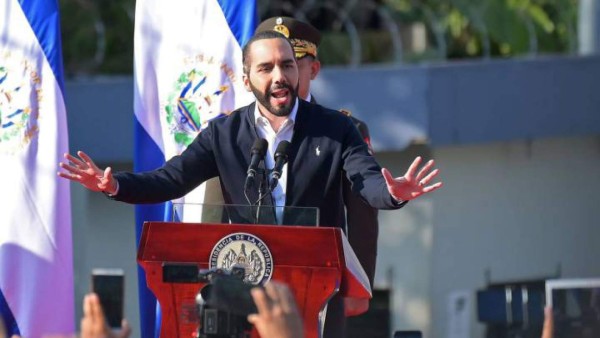 Nayib Bukele contratará hoteles para hospedar a médicos que luchan contra coronavirus