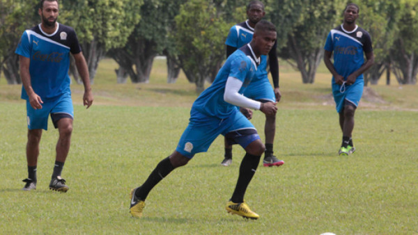 Los hermanos Espinoza afinan al Olimpia