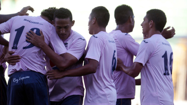 Motagua gana y se mete a la pelea