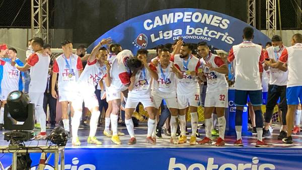 Pedro Troglio: “Me han llamado 10 técnicos argentinos que quieren que los recomiende en Olimpia”