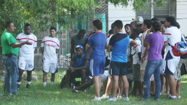 Jugadores de Victoria cumplen amenaza: No viajaron a Santa Rosa