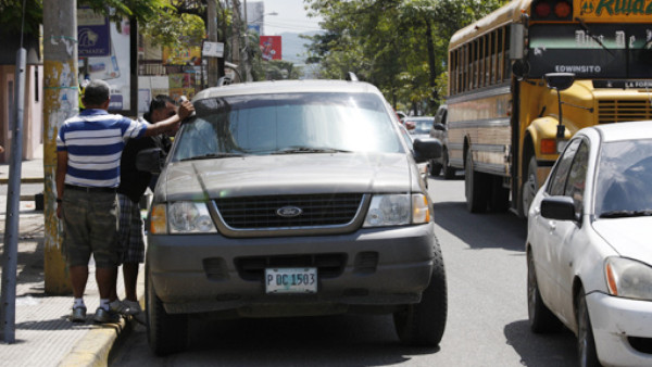 El mercado negro hace 'su diciembre” con boletos del Honduras-México
