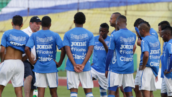 La Selección hizo trabajos tácticos en el Olímpico