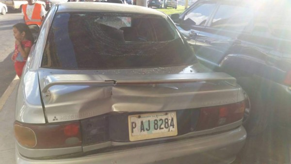 FOTOS: Vidrios rotos, sangre y muchas piedras dejó el clásico capitalino