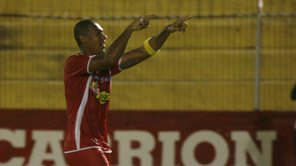 Jocimar dedica gol a sus críticos en Facebook