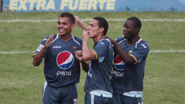 Motagua revive y logra su primer triunfo