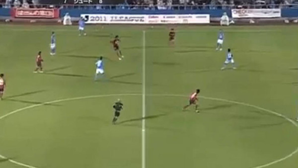 Golazo de cabeza tras recorrer 58 metros