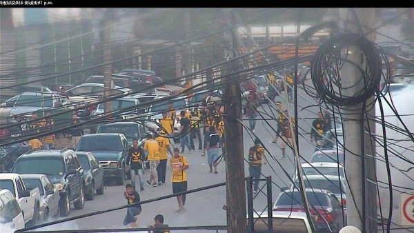 Varios detenidos y policías heridos dejó zafarrancho de barra del Real España