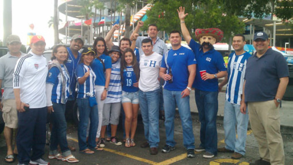 Ambiente catracho en el Sun Life de Miami