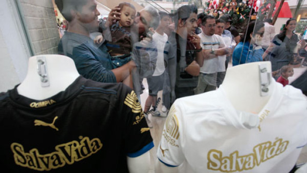 Olimpistas arrasan con las camisetas