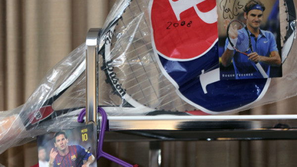 Una raqueta de Federer vale mucho más que una camiseta de Messi