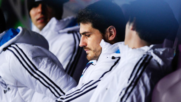 Iker Casillas es suplente en Real Madrid diez años después