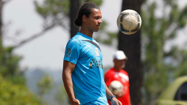 Douglas Caetano debutará este sábado en El Salvador