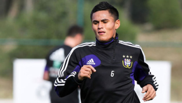 Najar estuvo en la banca en derrota del Anderlecht