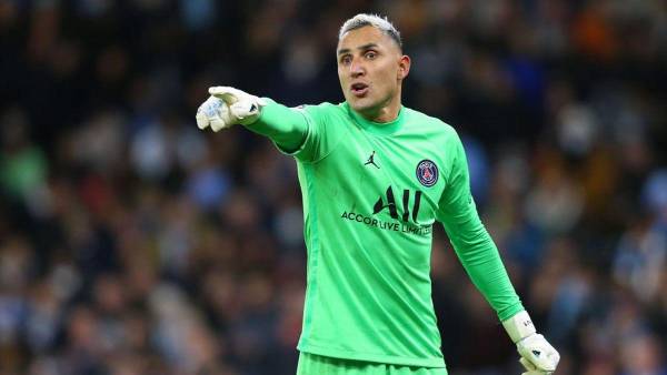 Keylor Navas tendrá que resolver su futuro en Europa para la próxima temporada.