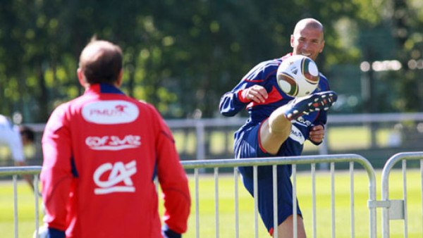 Zidane pone experiencia en Francia