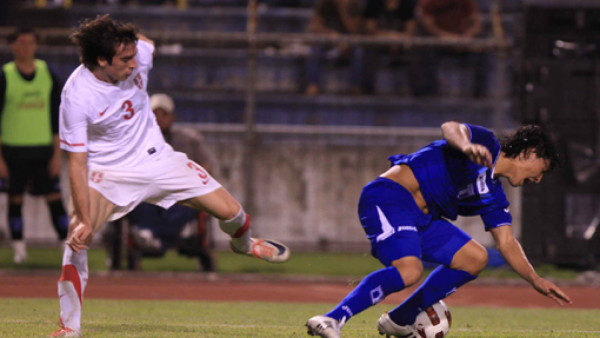 Honduras cierra con triunfo ante Serbia