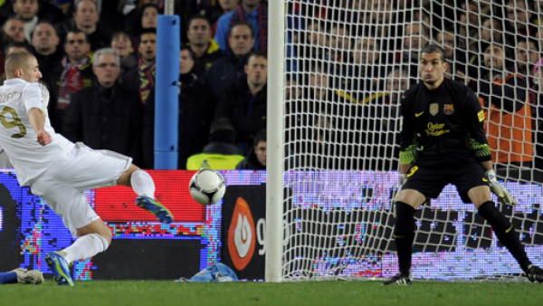 Barcelona sufre, pero despacha al Real Madrid