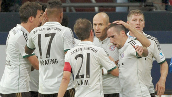 Bayern Munich golea al Schalke y alcanza al Dortmund