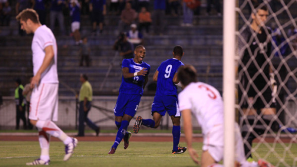 Honduras cierra con triunfo ante Serbia