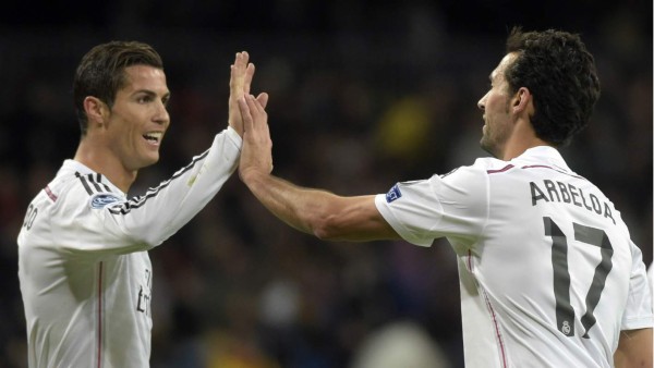 Arbeloa imita el grito de Cristiano Ronaldo durante el homenaje