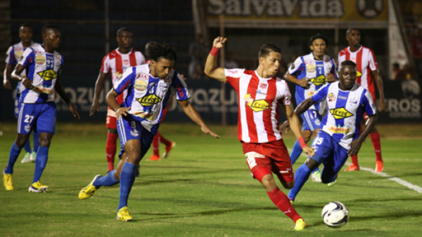 Victoria se lleva el clásico de forma épica