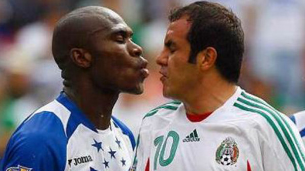 Besito de Sammy y doblete de Costly