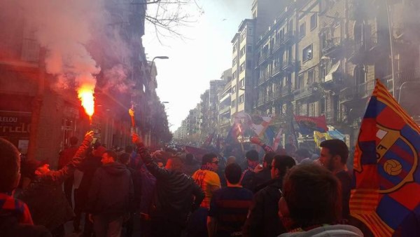 Ambientazo previo en el Camp Nou por el clásico español