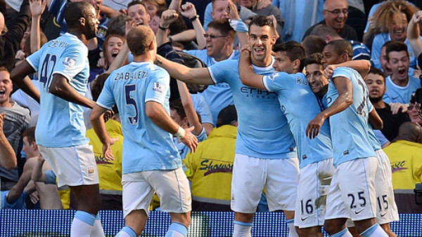 Manchester City golea al United de Moyes