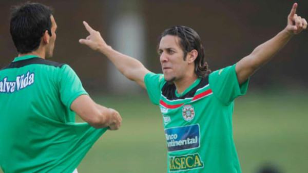 Randy Diamond se regresa a China