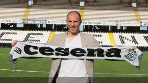 Presidente de Cesena despide al entrenador que también es su hermano