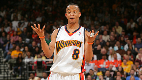 Demandan basquetbolista de los Warriors por acoso sexual