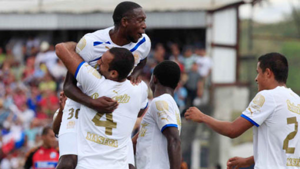 Olimpia le pasa por encima al Savio