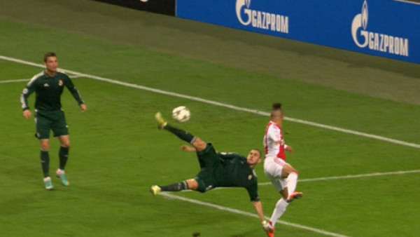 VIDEO: El golazo de chilena de Benzema