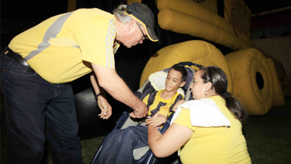 El pequeño Bryan Rosales conoció a sus ídolos