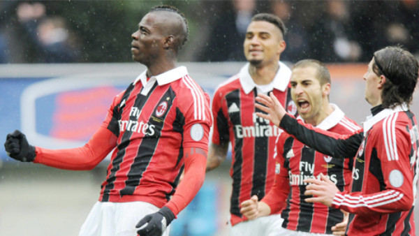 VIDEO: Mario Balotelli le dio el triunfo al AC Milan