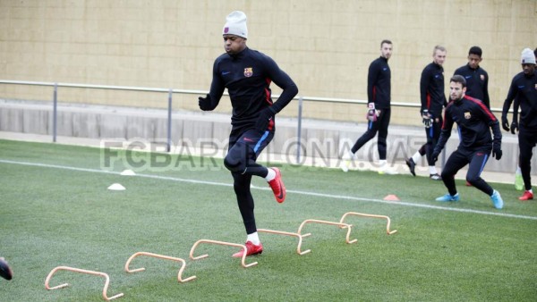 Choco Lozano entrena con el primer equipo del Barcelona en la semana del clásico