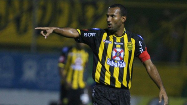 Erick Vallecillo nuevo refuerzo del Municipal