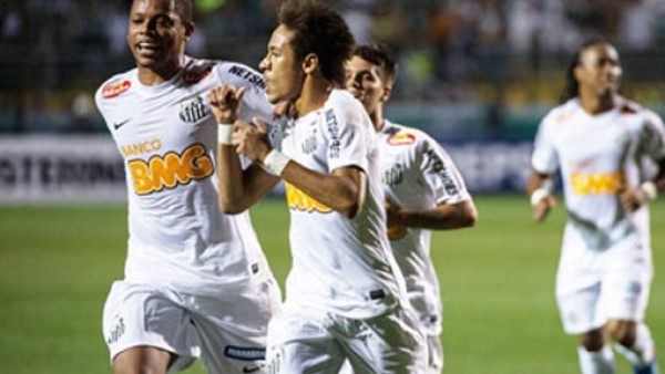 Dos goles de Neymar y victoria del Santos