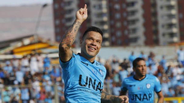 Diario AS incluye a Wilmer Crisanto en el 11 de las Américas