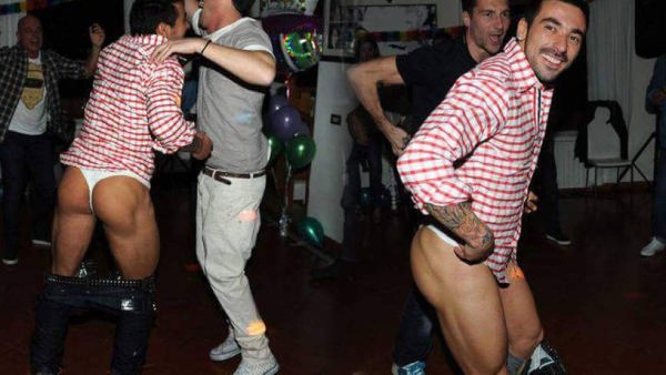FOTOS: Modelo revela escandalosas imágenes de Ezequiel Lavezzi... ¡en tanga!