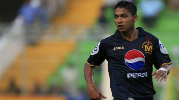 Técnico del Wigan descarta a Izaguirre