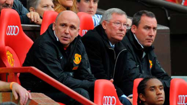 El City golea 6-1 al United en el derbi de Manchester.