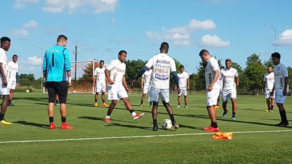 FOTOS: Así fue la curiosa práctica de la Selección de Honduras en Houston