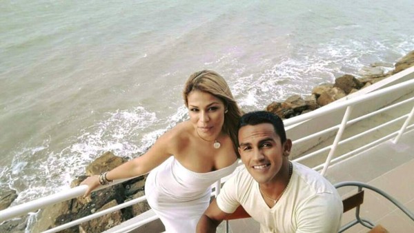 ¡Hermosa diputada! Pareja de futbolista tico embellece la política de su país