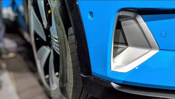 ¡Una joya de 2.3 millones de lempiras! Así es el regalito que recibió el Choco Lozano en España