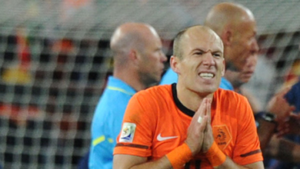 Robben de baja dos meses