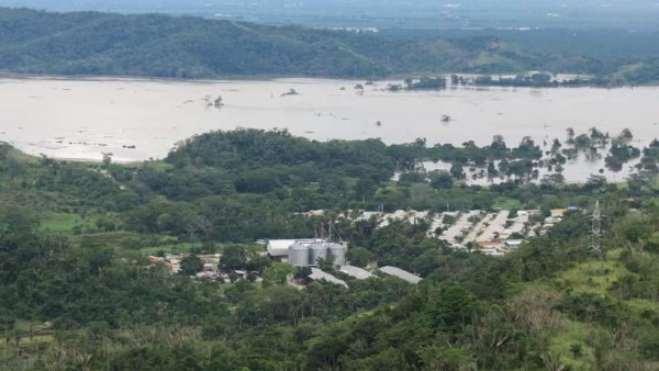 Fotos: Lluvias torrenciales del ciclón Eta resucitaron lagunas desaparecidas en San Pedro Sula
