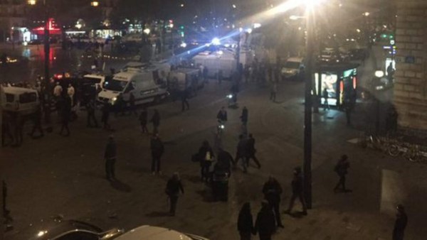 FOTOS: Falsa alarma provoca una estampida de pánico en París